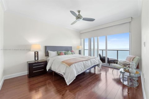 Condo in Miami Beach, Florida, 1 bedroom  № 862127 - photo 16