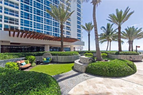 Condo in Miami Beach, Florida, 1 bedroom  № 862127 - photo 30