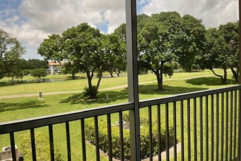 Condo in Pembroke Pines, Florida, 1 bedroom  № 1395833 - photo 18