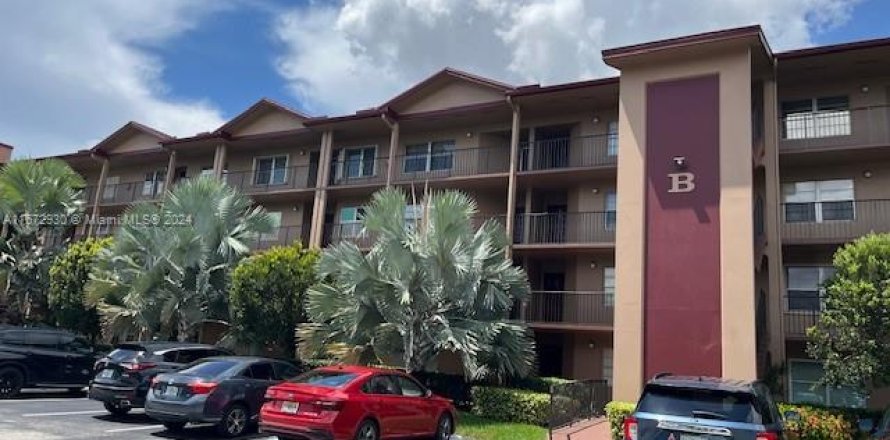 Condo in Pembroke Pines, Florida, 1 bedroom  № 1395833