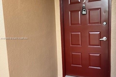 Condo in Pembroke Pines, Florida, 1 bedroom  № 1395833 - photo 2