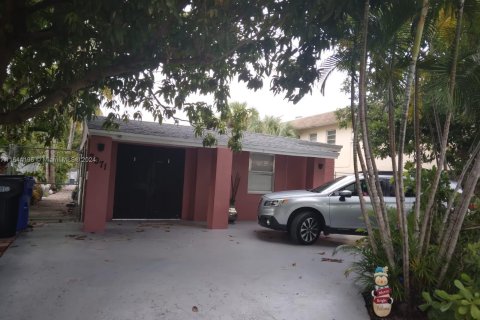 House in North Miami Beach, Florida 4 bedrooms, 128.76 sq.m. № 1330486 - photo 1