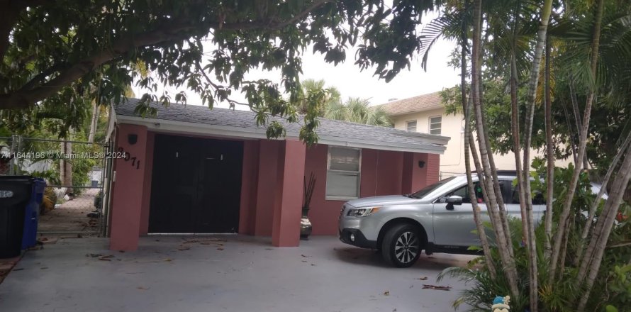 House in North Miami Beach, Florida 4 bedrooms, 128.76 sq.m. № 1330486