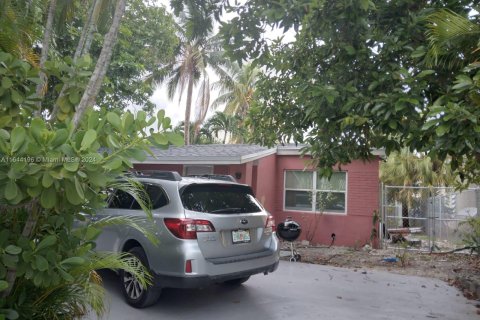 House in North Miami Beach, Florida 4 bedrooms, 128.76 sq.m. № 1330486 - photo 3