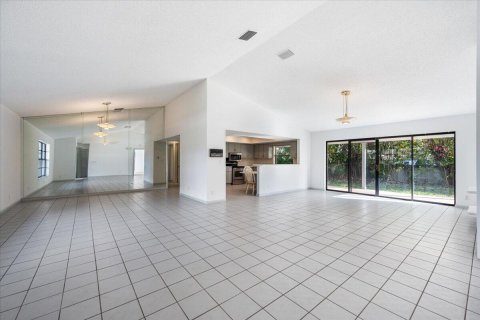 House in Wellington, Florida 3 bedrooms, 171.96 sq.m. № 1119892 - photo 27