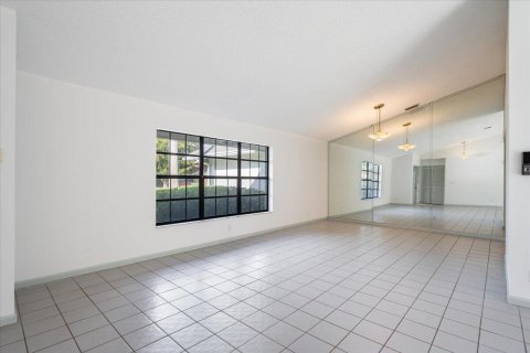 House in Wellington, Florida 3 bedrooms, 171.96 sq.m. № 1119892 - photo 24