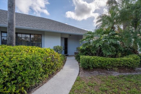 House in Wellington, Florida 3 bedrooms, 171.96 sq.m. № 1119892 - photo 25