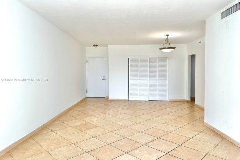 Copropriété à vendre à Hollywood, Floride: 1 chambre, 75.9 m2 № 1119369 - photo 14