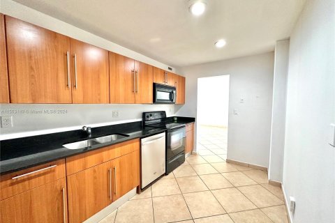 Copropriété à vendre à Hollywood, Floride: 1 chambre, 75.9 m2 № 1119369 - photo 8