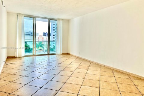 Copropriété à vendre à Hollywood, Floride: 1 chambre, 75.9 m2 № 1119369 - photo 10