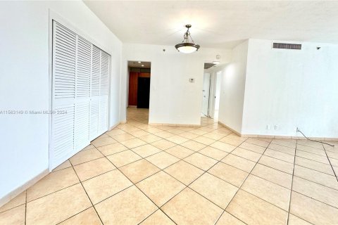 Copropriété à vendre à Hollywood, Floride: 1 chambre, 75.9 m2 № 1119369 - photo 11