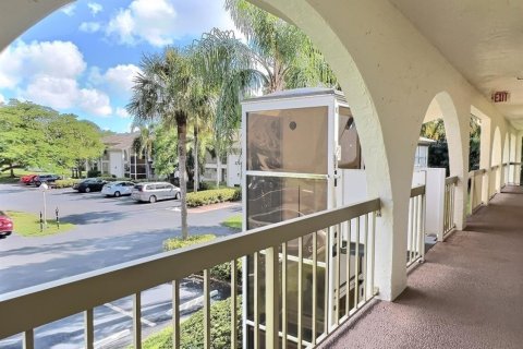 Condominio en venta en Coconut Creek, Florida, 1 dormitorio, 72.28 m2 № 834977 - foto 21