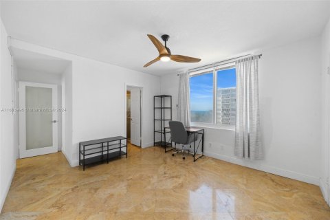 Condo in Miami Beach, Florida, 3 bedrooms  № 1224009 - photo 18