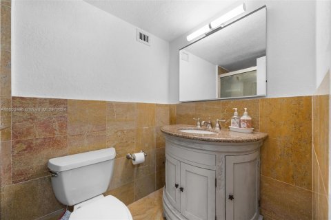 Condo in Miami Beach, Florida, 3 bedrooms  № 1224009 - photo 8