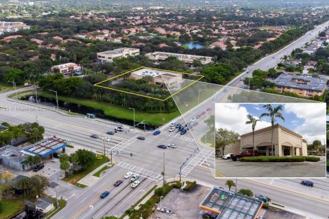 Commercial property in Pembroke Pines, Florida № 837211 - photo 8