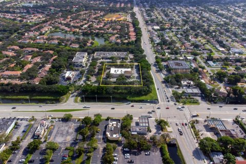 Купить коммерческую недвижимость в Пемброк-Пайнс, Флорида № 837211 - фото 9