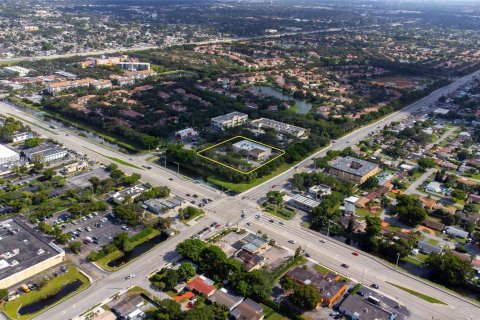 Купить коммерческую недвижимость в Пемброк-Пайнс, Флорида № 837211 - фото 10