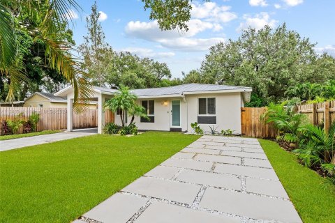 Casa en venta en Fort Lauderdale, Florida, 4 dormitorios № 1345417 - foto 1