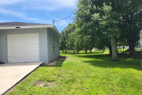 House in Okeechobee, Florida 3 bedrooms, 127.46 sq.m. № 1307493 - photo 6