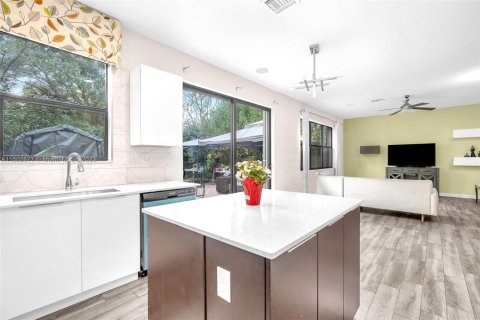 Casa en venta en Lake Worth, Florida, 5 dormitorios, 260.96 m2 № 910872 - foto 14