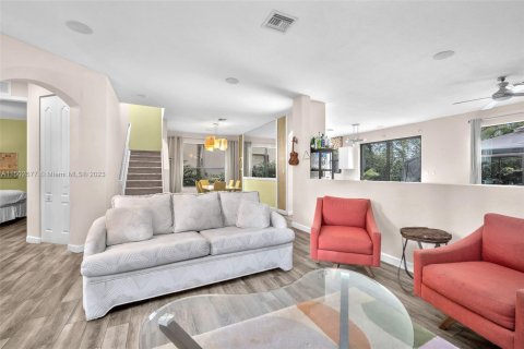 Villa ou maison à vendre à Lake Worth, Floride: 5 chambres, 260.96 m2 № 910872 - photo 4