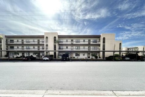 Copropriété à vendre à New Port Richey, Floride: 2 chambres, 98.1 m2 № 1317041 - photo 1