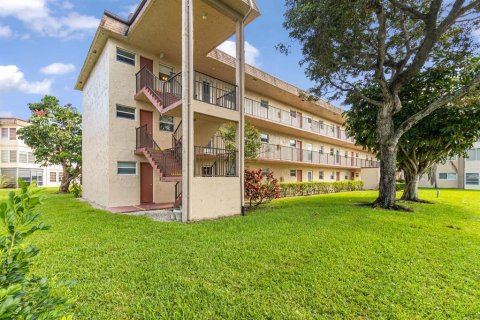 Condominio en venta en Palm Springs, Florida, 1 dormitorio, 73.39 m2 № 678926 - foto 26