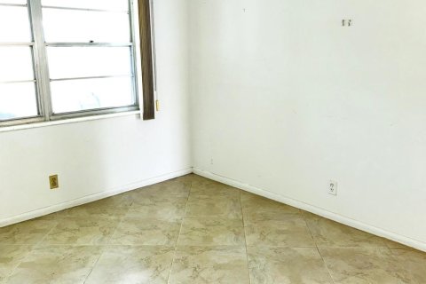 Condo in Deerfield Beach, Florida, 2 bedrooms  № 956761 - photo 26