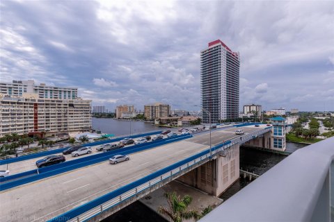 Condo in Hollywood, Florida, 2 bedrooms  № 1233120 - photo 20