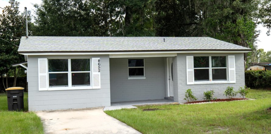 House in Jacksonville, Florida 3 bedrooms, 127.09 sq.m. № 770818