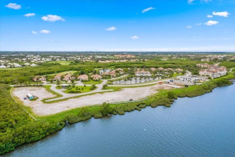 Villa ou maison à vendre à Vero Beach, Floride: 4 chambres, 352.84 m2 № 970558 - photo 10