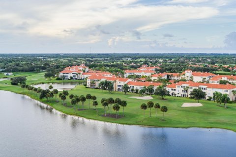 Villa ou maison à vendre à Vero Beach, Floride: 4 chambres, 352.84 m2 № 970558 - photo 1