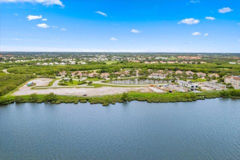 Villa ou maison à vendre à Vero Beach, Floride: 4 chambres, 352.84 m2 № 970558 - photo 9