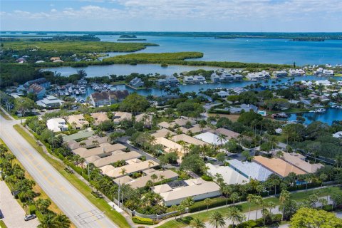 House in Vero Beach, Florida 3 bedrooms, 226.77 sq.m. № 1141278 - photo 10