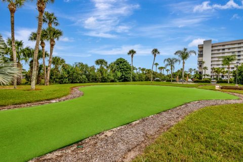 Condo in Hutchinson Island South, Florida, 2 bedrooms  № 957141 - photo 24