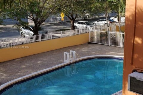 Купить кондоминиум в Норт-Майами-Бич, Флорида 1 спальня, 65.03м2, № 1119461 - фото 2