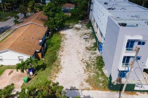 Propiedad comercial en venta en Miami, Florida № 1294154 - foto 3