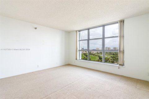 Condo in Aventura, Florida, 2 bedrooms  № 1309465 - photo 18