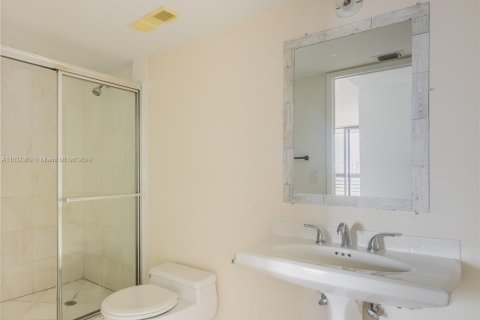 Condo in Aventura, Florida, 2 bedrooms  № 1309465 - photo 15