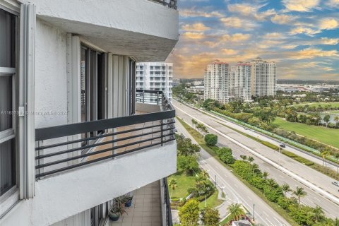 Copropriété à vendre à Aventura, Floride: 2 chambres, 126.44 m2 № 1309465 - photo 2