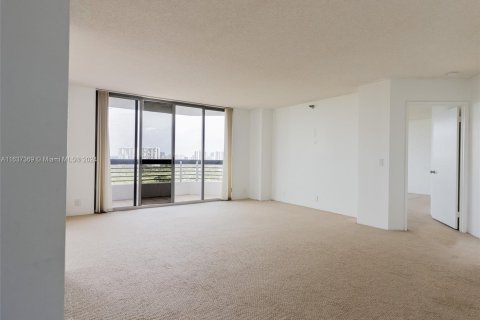 Condo in Aventura, Florida, 2 bedrooms  № 1309465 - photo 8