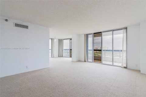 Condo in Aventura, Florida, 2 bedrooms  № 1309465 - photo 7