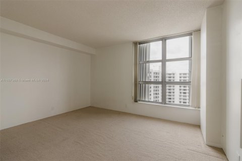 Condo in Aventura, Florida, 2 bedrooms  № 1309465 - photo 13