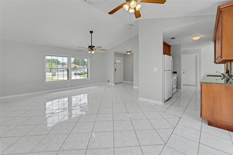 House in Kissimmee, Florida 4 bedrooms, 153.1 sq.m. № 1250170 - photo 8