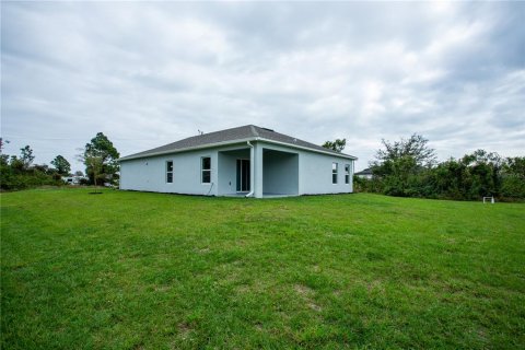 House in Lehigh Acres, Florida 4 bedrooms, 157.1 sq.m. № 1361440 - photo 25