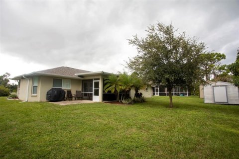 House in Port Charlotte, Florida 3 bedrooms, 124.67 sq.m. № 1350504 - photo 8