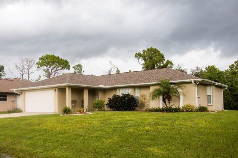 House in Port Charlotte, Florida 3 bedrooms, 124.67 sq.m. № 1350504 - photo 2