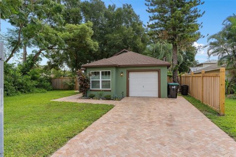 House in Orlando, Florida 3 bedrooms, 100.33 sq.m. № 1350538 - photo 3