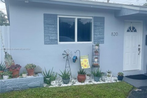 Casa en venta en Hollywood, Florida, 3 dormitorios, 134.8 m2 № 1309191 - foto 3