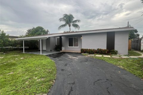 House in Hollywood, Florida 3 bedrooms, 138.89 sq.m. № 1380471 - photo 1